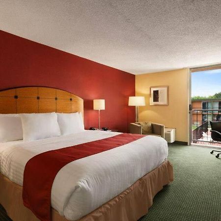 Отель Baymont By Wyndham Salem Roanoke Area Экстерьер фото