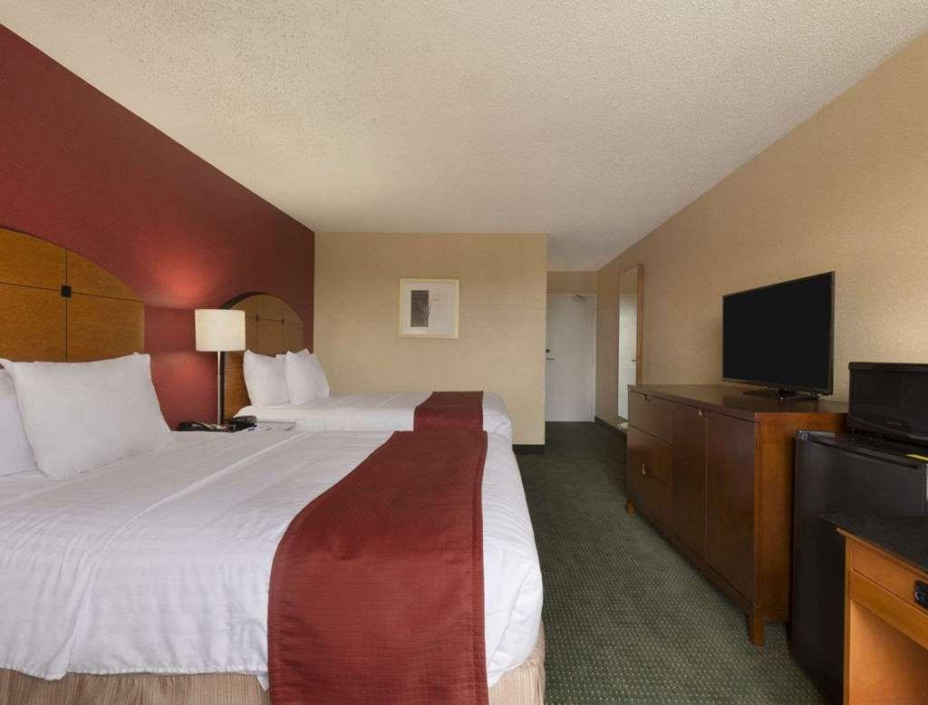 Отель Baymont By Wyndham Salem Roanoke Area Номер фото