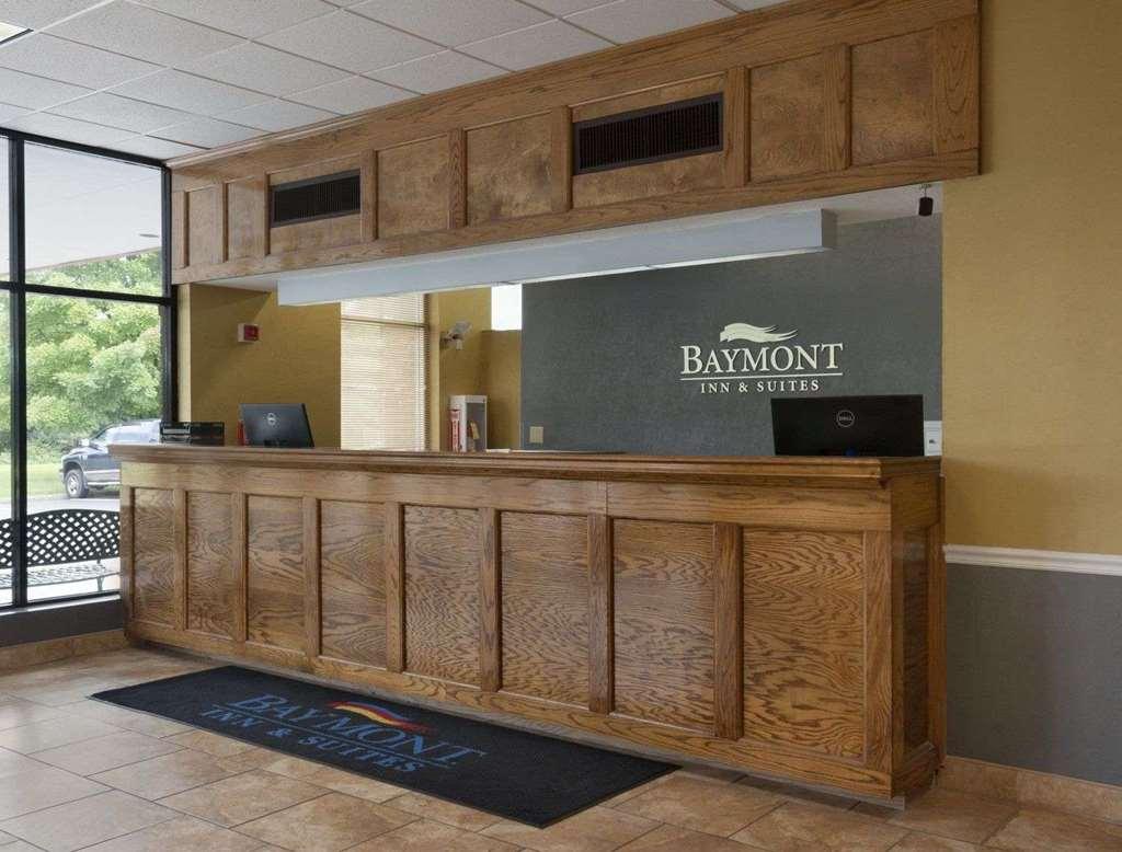 Отель Baymont By Wyndham Salem Roanoke Area Интерьер фото