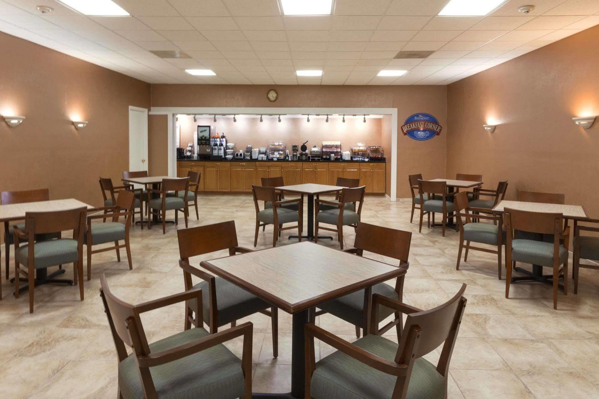 Отель Baymont By Wyndham Salem Roanoke Area Экстерьер фото